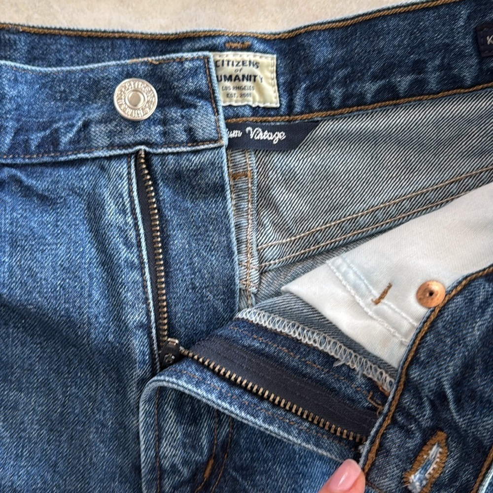 Citizens of Humanity Premium Vintage Kristin High Rise Short - Picture 3 of 6